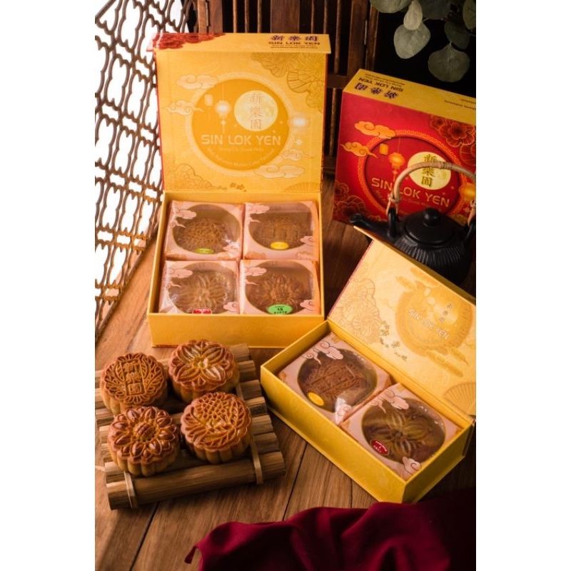 

Moon Cake Sin Lok Yen/Kue Bulan Sin Lok Yen Tausa Hitam/Durian/Tauyung/Gojin/Pandan isi 4pcs per box/hamper