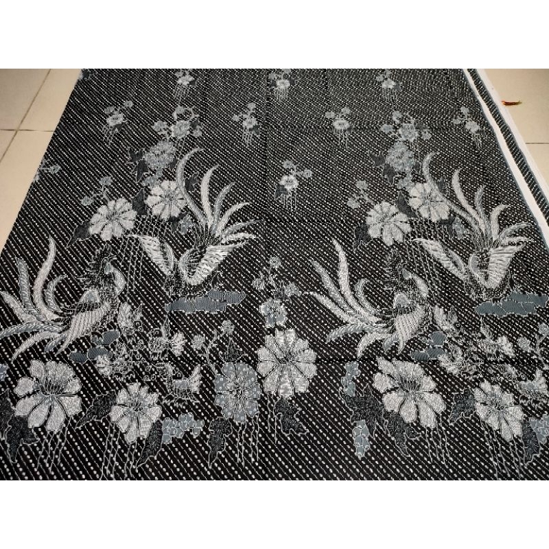 [COD] [GRATIS ONGKIR] Kain Jarik Batik Extra Panjang Halus Spesial Hitam Putih Murah / Kain Batik Mu