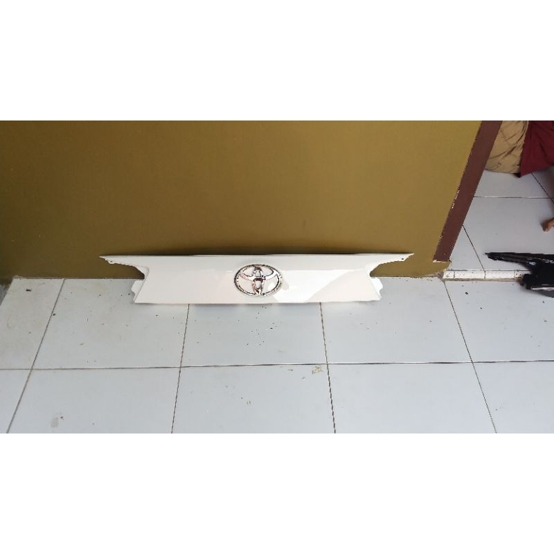 trunklid bagasi innova reborn venturer 2016-2021 original