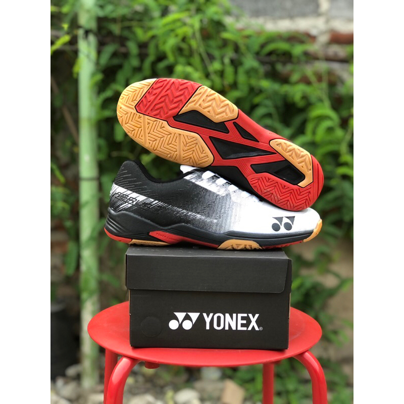 sepatu badminton wanita sepatu bulutangkis keren sol karet