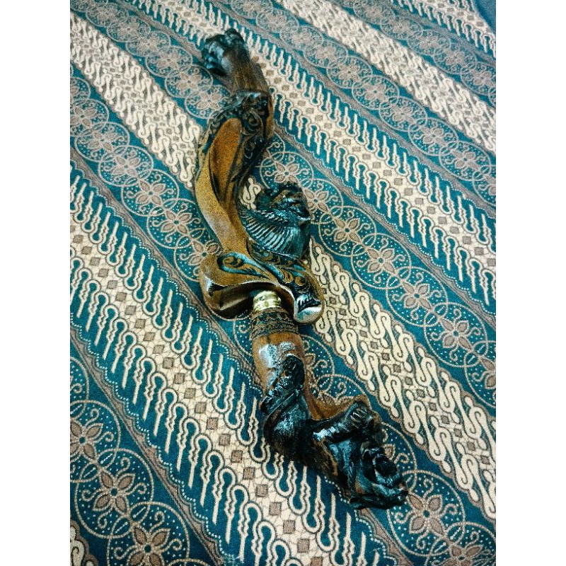 kujang pamor kepala macan