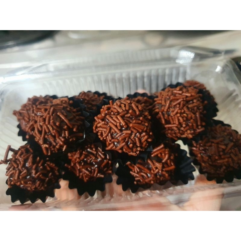 

KUE BOLA COKLAT / KUE RAMBUTAN (10pcs)