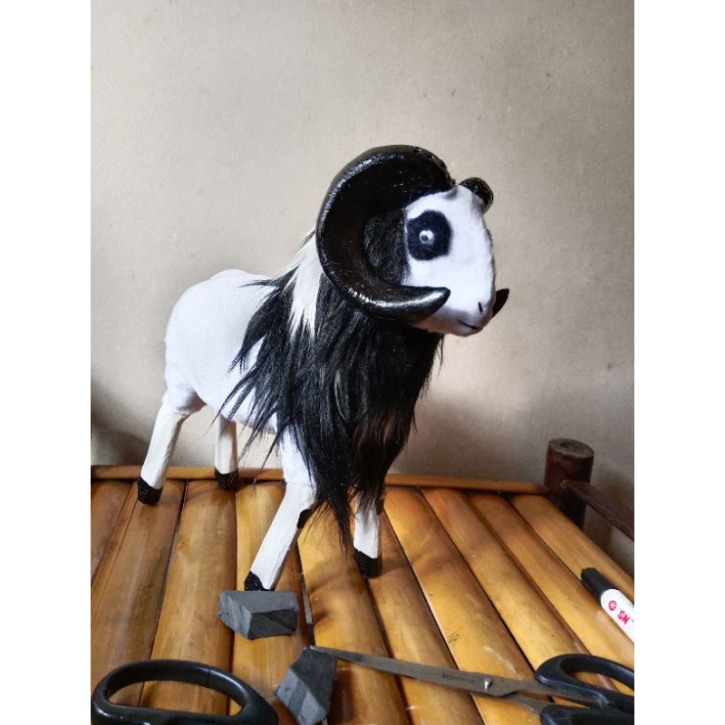 PROMO MURAH DAN BISA COD/MINIATURE BONEKA DOMBA ADU ASLI/ FIGURE MAINAN DOMBA JANTAN GARUT TANDUK IN