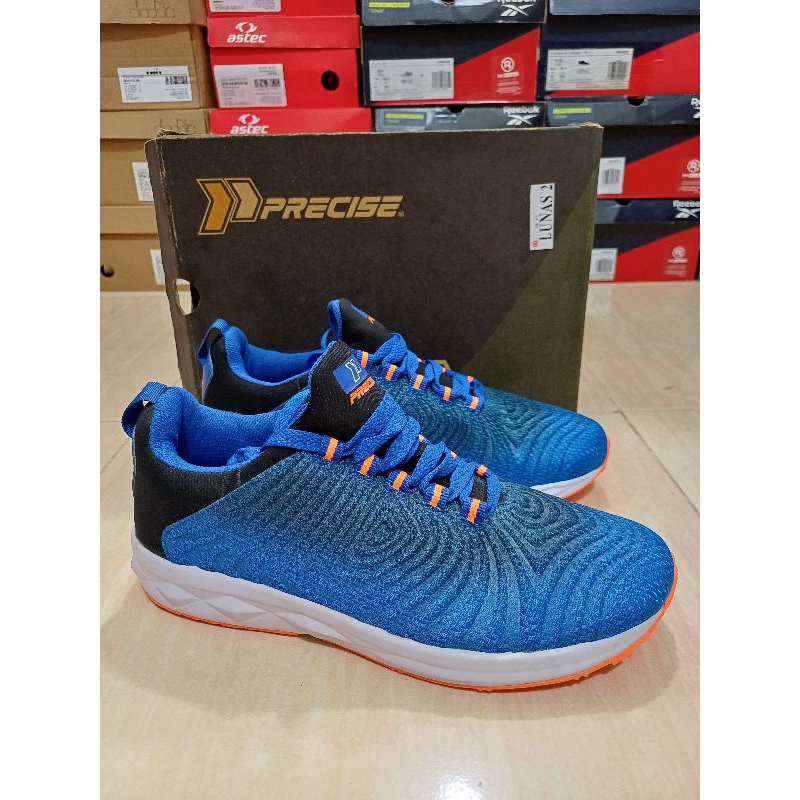 SEPATU PRECISE