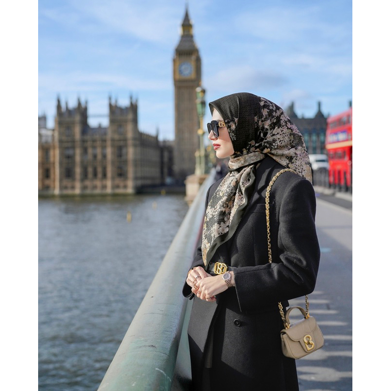 Buttonscarves British Series 2