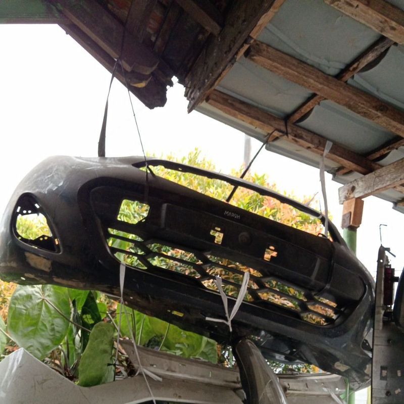 bemper depan Nissan march