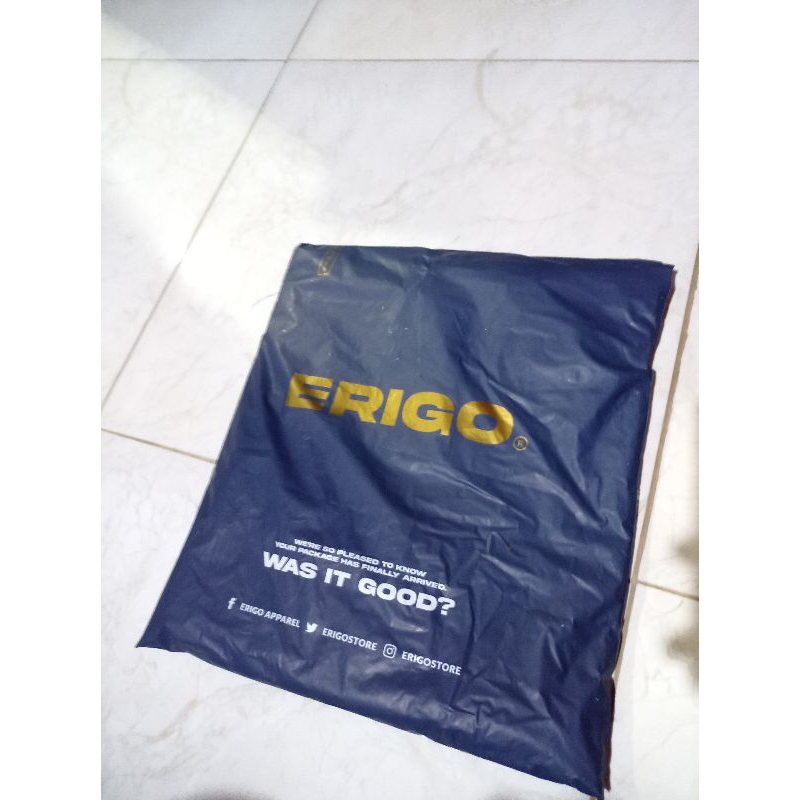 Kaos oversize Erigo X JKT48, emoji Zee XXL