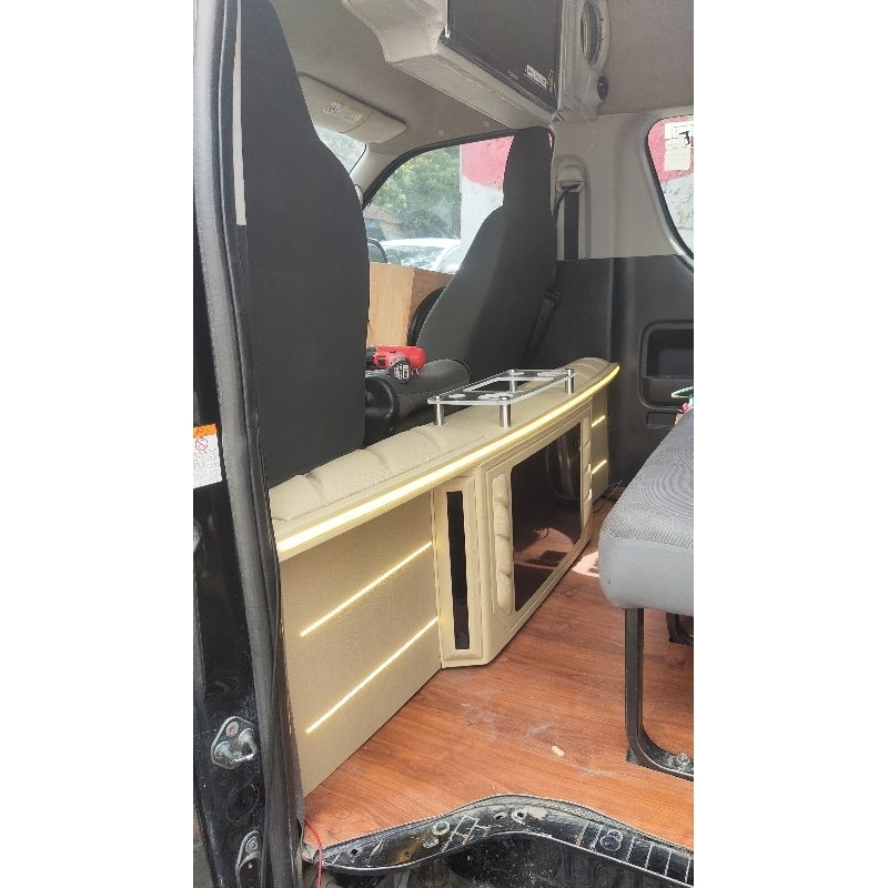meja Minibar untuk tempat minum,tisu,mic karaoke Hiace commuter