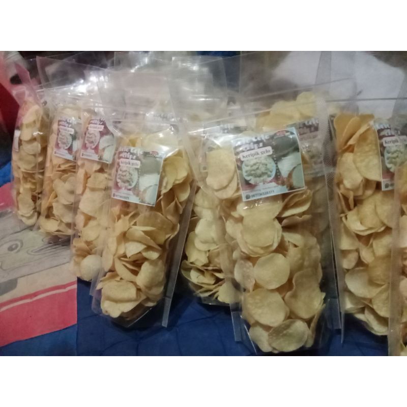 

keripik talas/busil khas purbalingga 200gr ( premium) gurih asin sensasi bawang