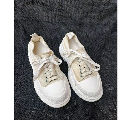 Sepatu Sneakers Alexander McQueen size 38 Preloved second bekas