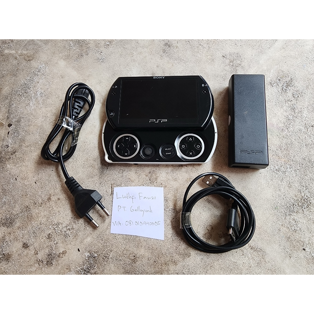 Playstation Portable PSP Go Black 16GB Full Game 036