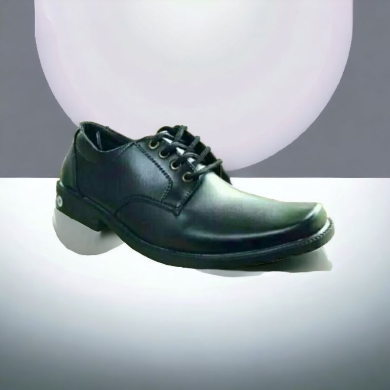 Sepatu Kantor Pria Pantofel Kickers Pantofel Tali Hitam