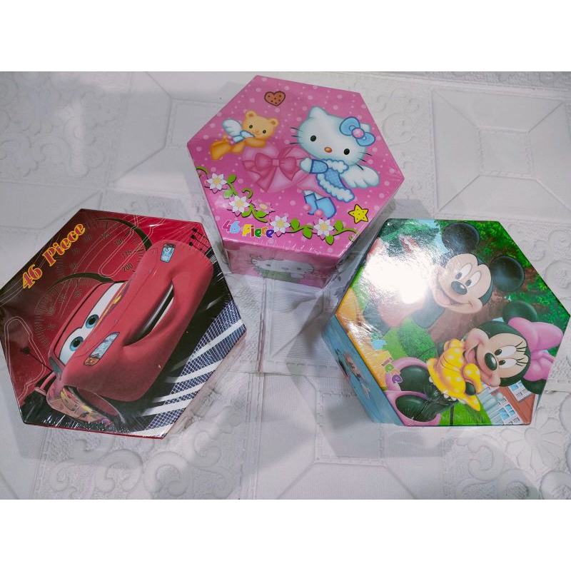 

Set crayon putar 46pcsuntuk anak anak yang mulai masuk pra sekolah.