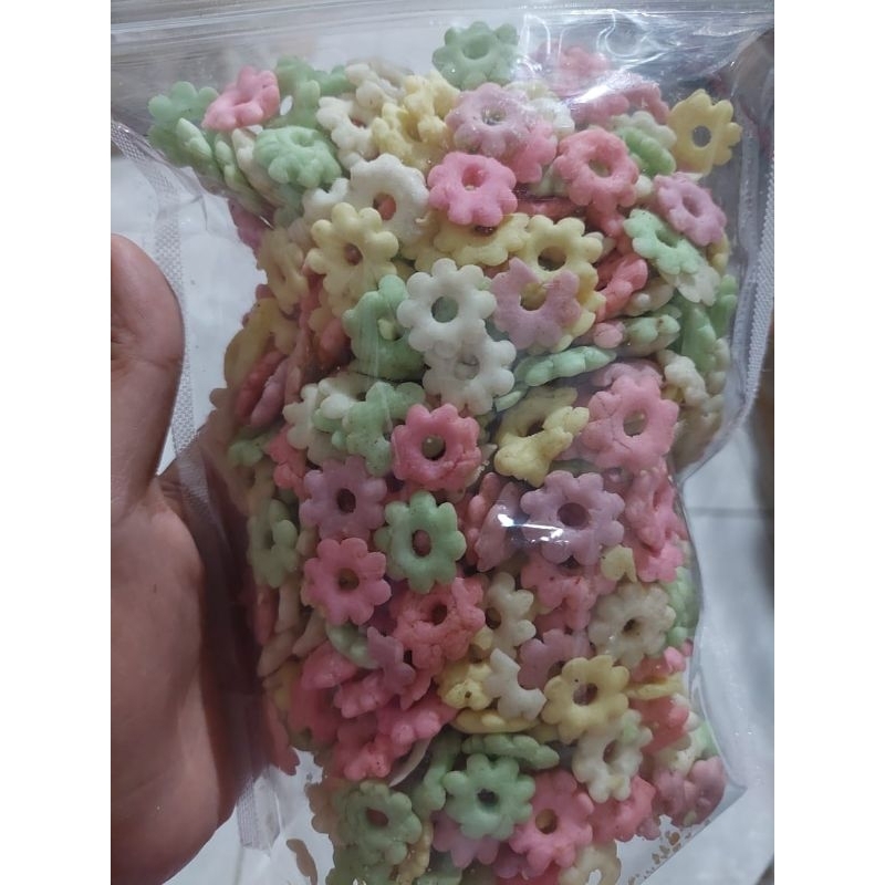 

Snack Kerupuk kembang warna warni/ kerupuk kembang gurih