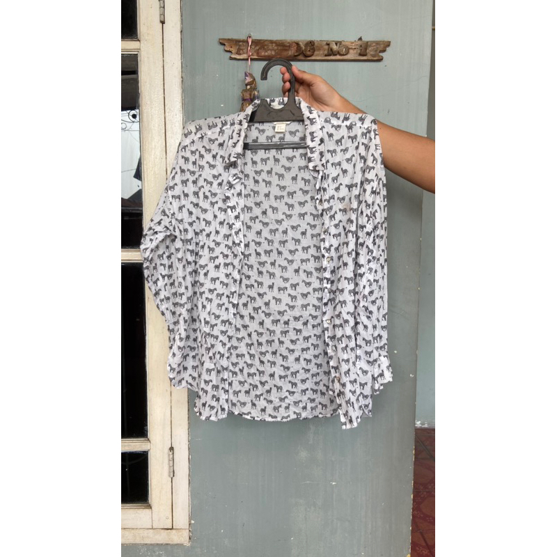 [SECOND] PRELOVED KEMEJA H&M MOTIF ZEBRA UK 34 XL