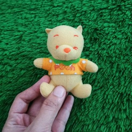 Boneka Kecil Pooh Kedip (Preloved)