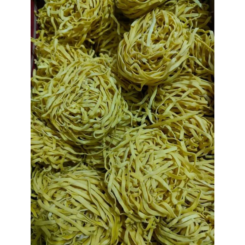 

Mie sanggul Mie sanggul Mie kuning khas Kalbar 500 gram