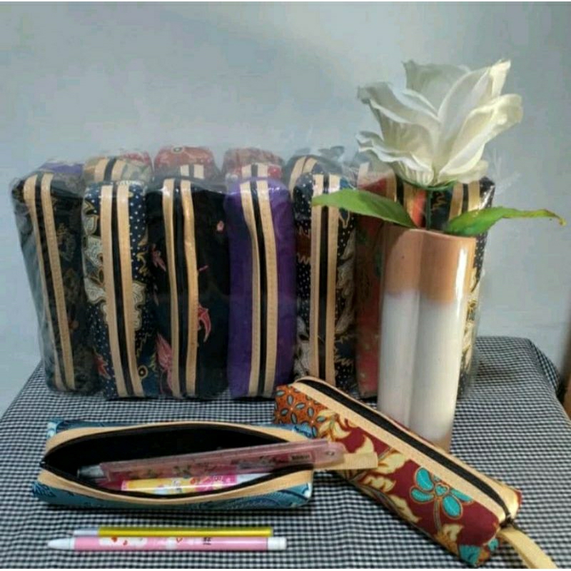 

souvenir tempat pensil batik cantik