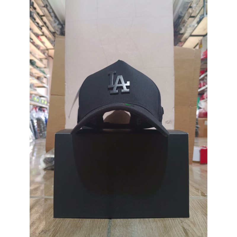 Logo Plat Besi LA Black Bahan Hitam Topi Premium Pria Wanita