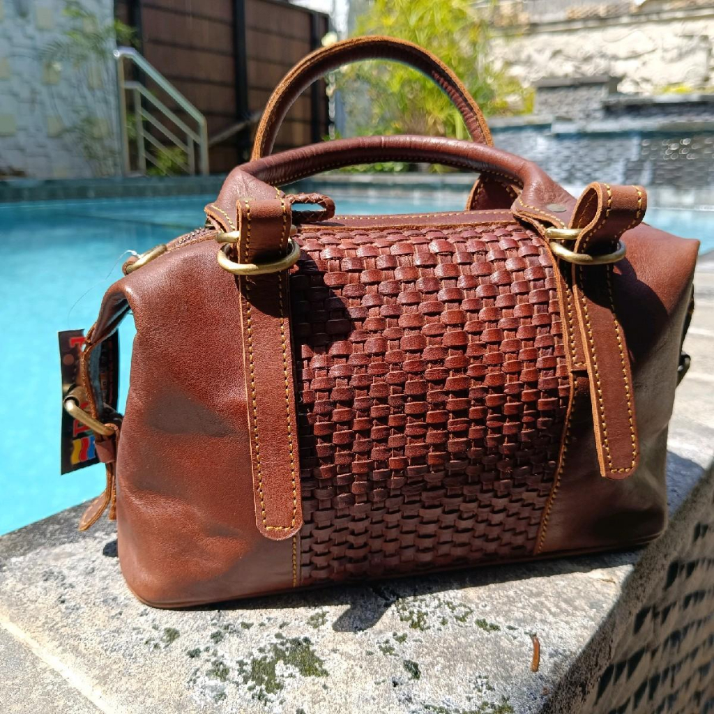 Tas Wanita Kulit Anyam Asli