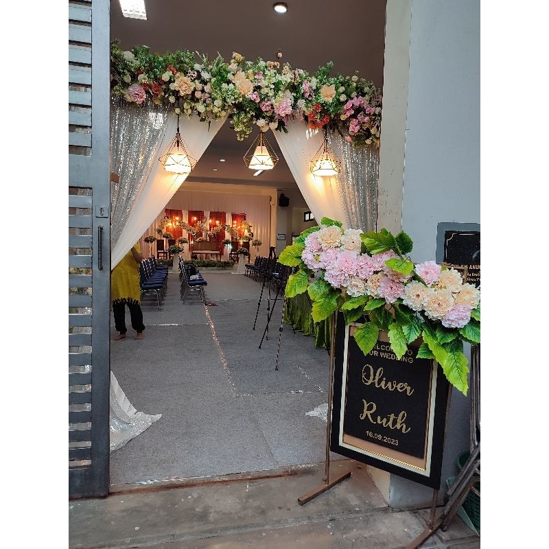 Dekorasi pelaminan adat batak 4 meter + entrance gate + photobooth + kursi pelaminan