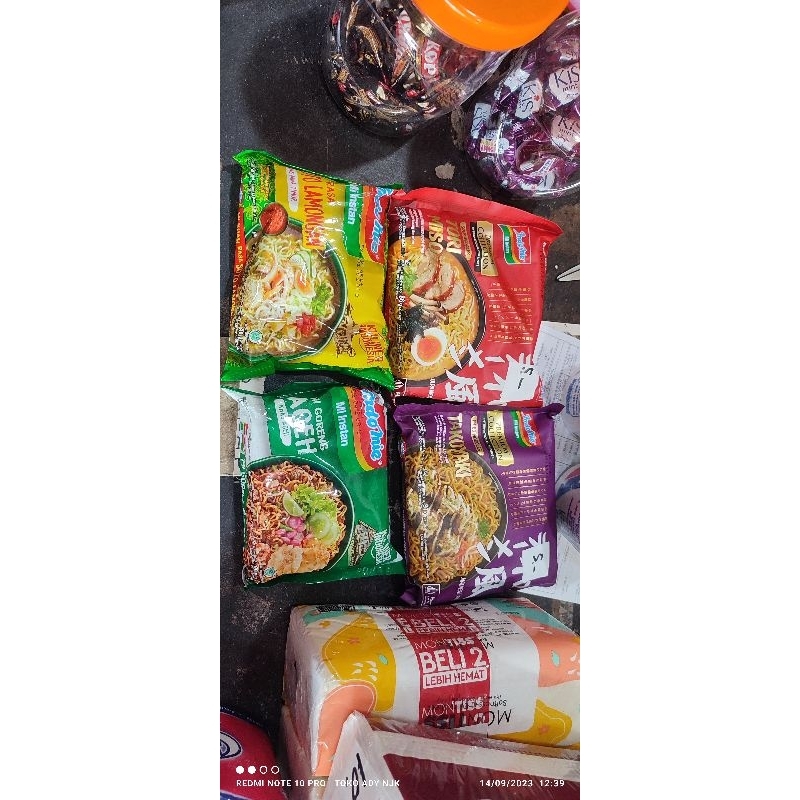 

10 pcs Indomie Semua Rasa Campur
