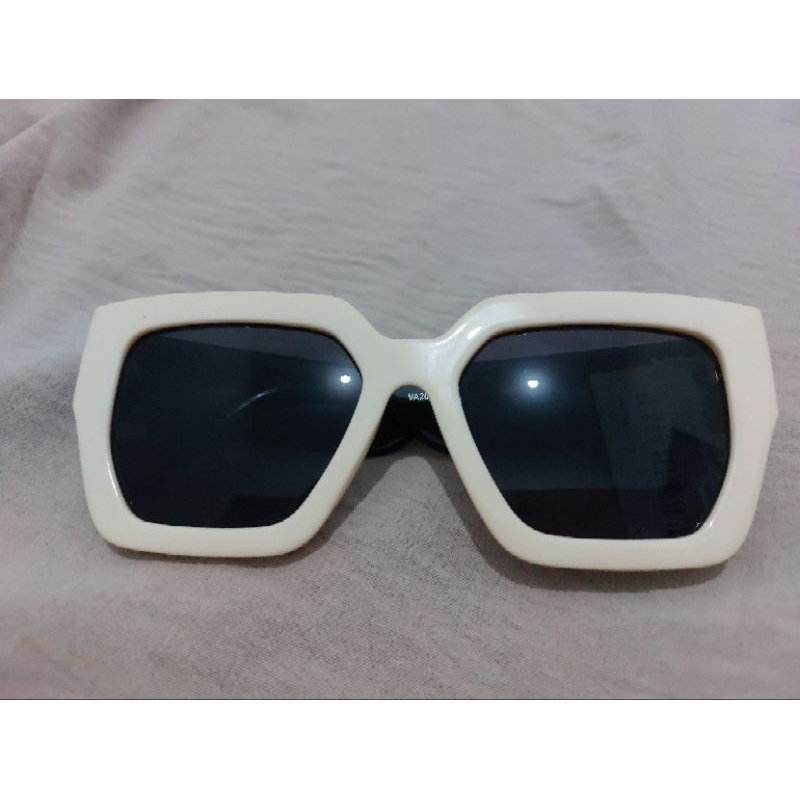 NEW  BARU  Sunglasses Kacamata Hitam Merk VNC Vincci Kacamata Wanita Kacamata Kotak Putih