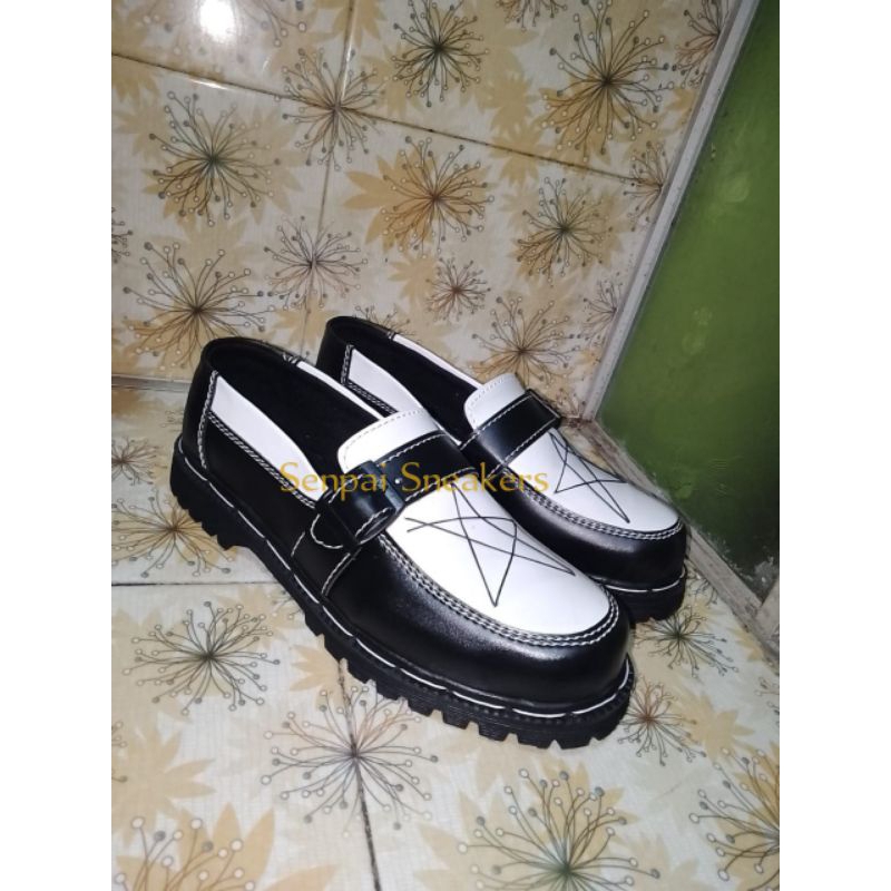 Sepatu Penny Loafer Docmart Star Hitam Putih Formal - Pria Wanita