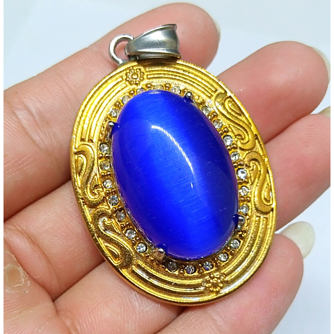Liontin Batu Mata Kucing Biru Tua