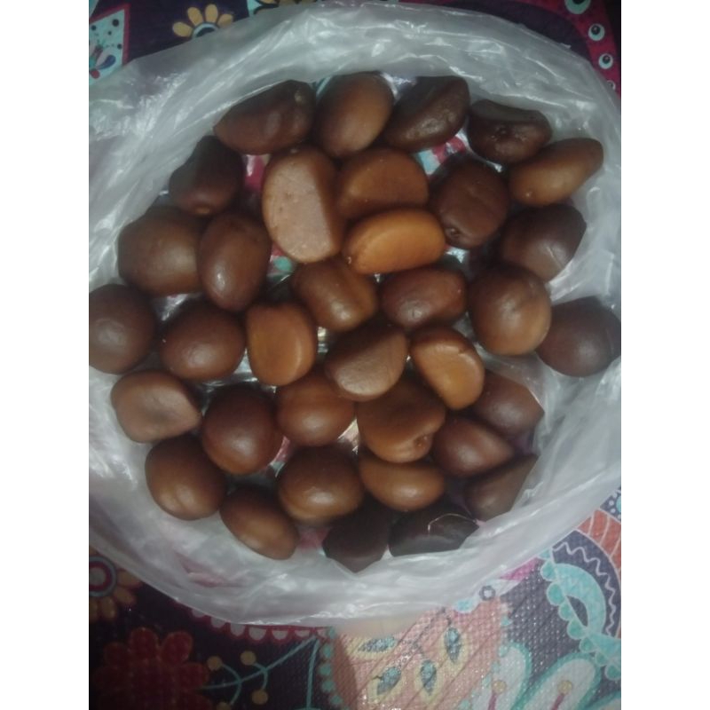 Biji buah salak pondoh isi 30 biji.