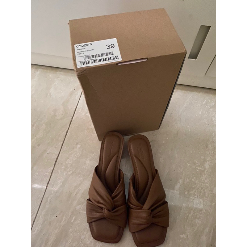 jual rugi . amazara X mmehuillet twister block heels