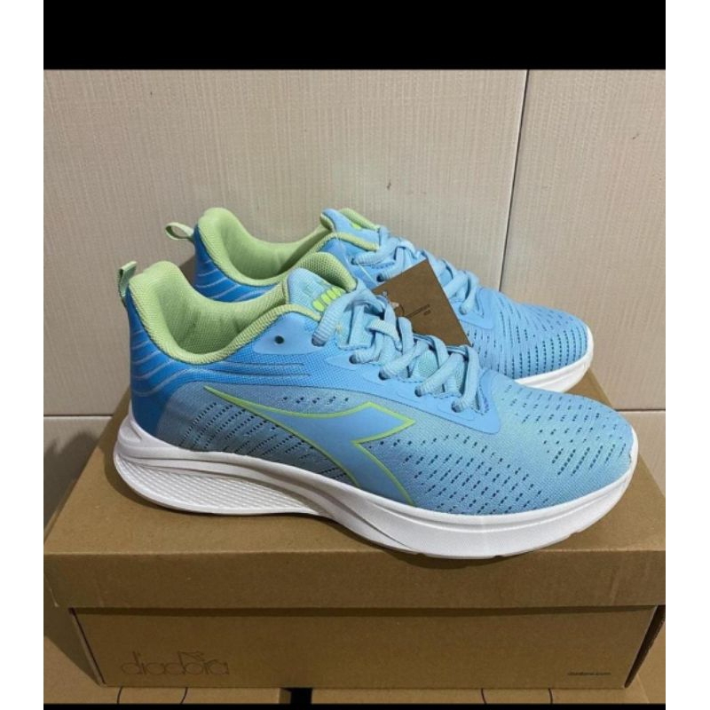 Sepatu wanita Diadora original
