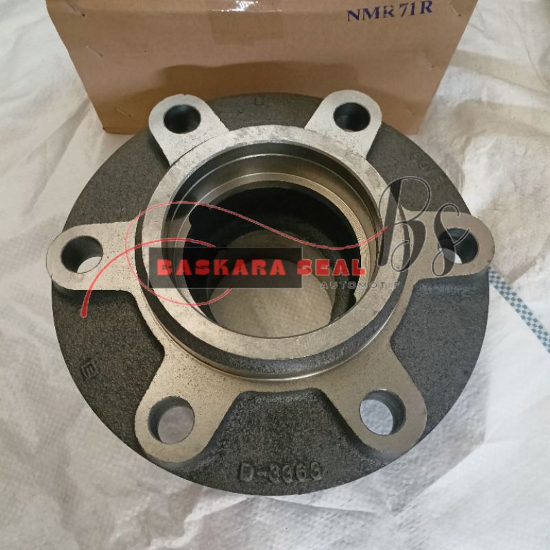 NAP RODA BELAKANG  ISUZU NMR71