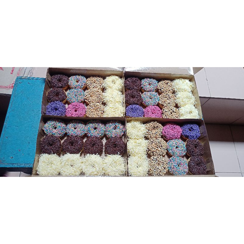 

dontang (donat kentang) mix,keju,kacang,mesis