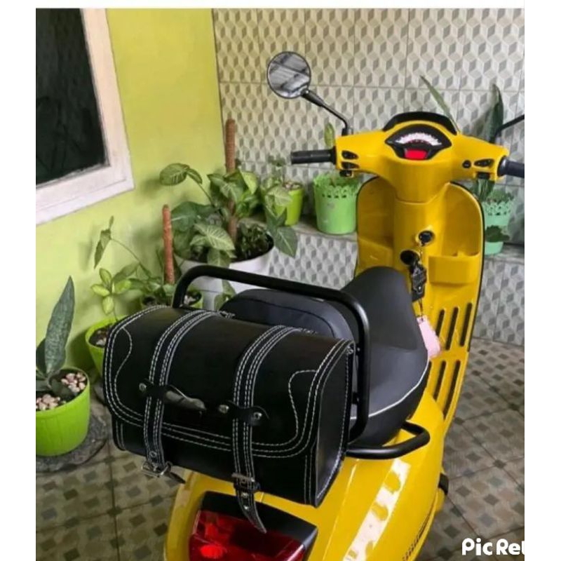 Tas motor buat sandaran belakang vespa modern Scoopy Genio Fazzio dan Filano