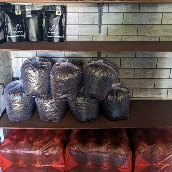 

DIARY PETANI - 1 Kilogram Teh Kemuning Original Mbok Karti Teh Hitam