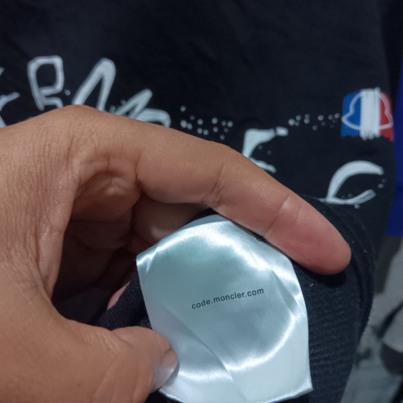 crewneck moncler big logo