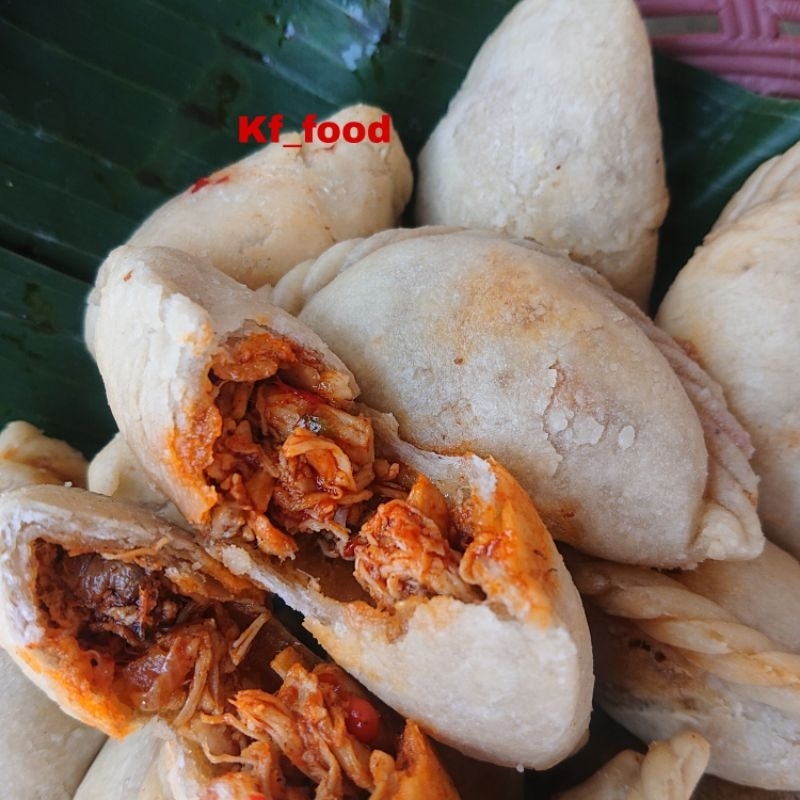 

Cireng Isi Ayam Suwir Pedas / Daging Sapi Mercon ISI 5 PCS