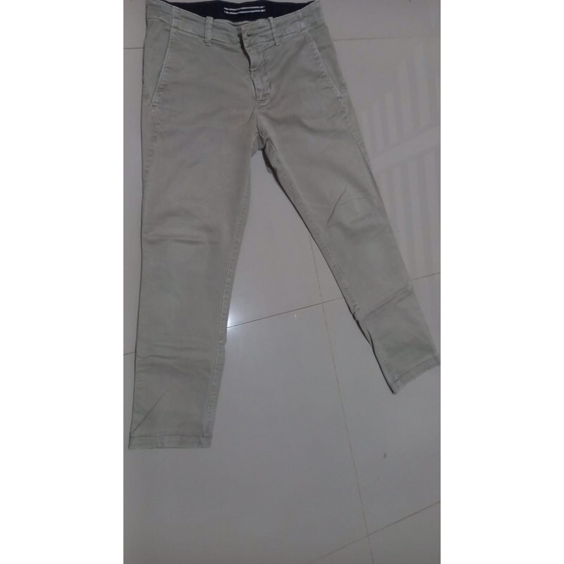 Celana chinos Stone Island