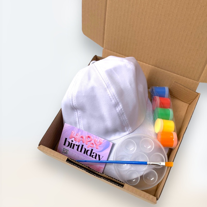 

Madefyou.id - Hampers Painting Kit Polocap Putih | DIY Melukis | Hadiah | Kado | Ulang Tahun | Anniversary | Graduation | Bingkisan