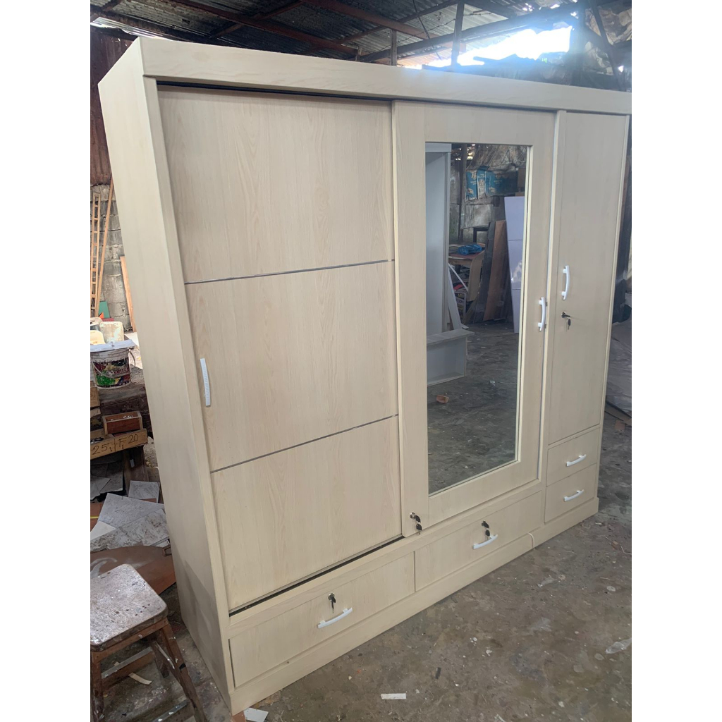 LEMARI PAKAIAN 4 PINTU KAYU SLIDING HPL
