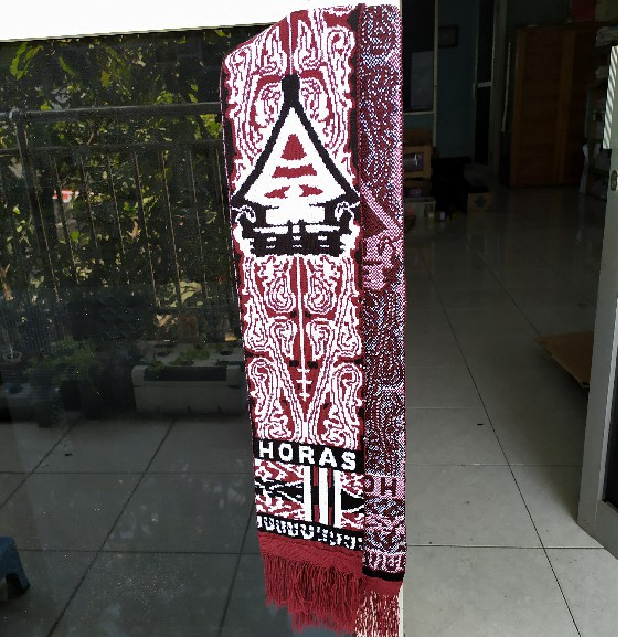 Selendang Rajut Antik Suku Batak Motif Horas Kain Ulos Syal Hangat