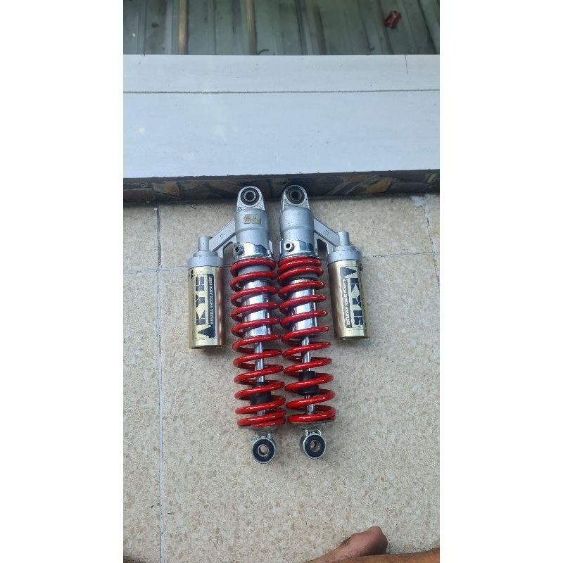 kyb gsx merah original