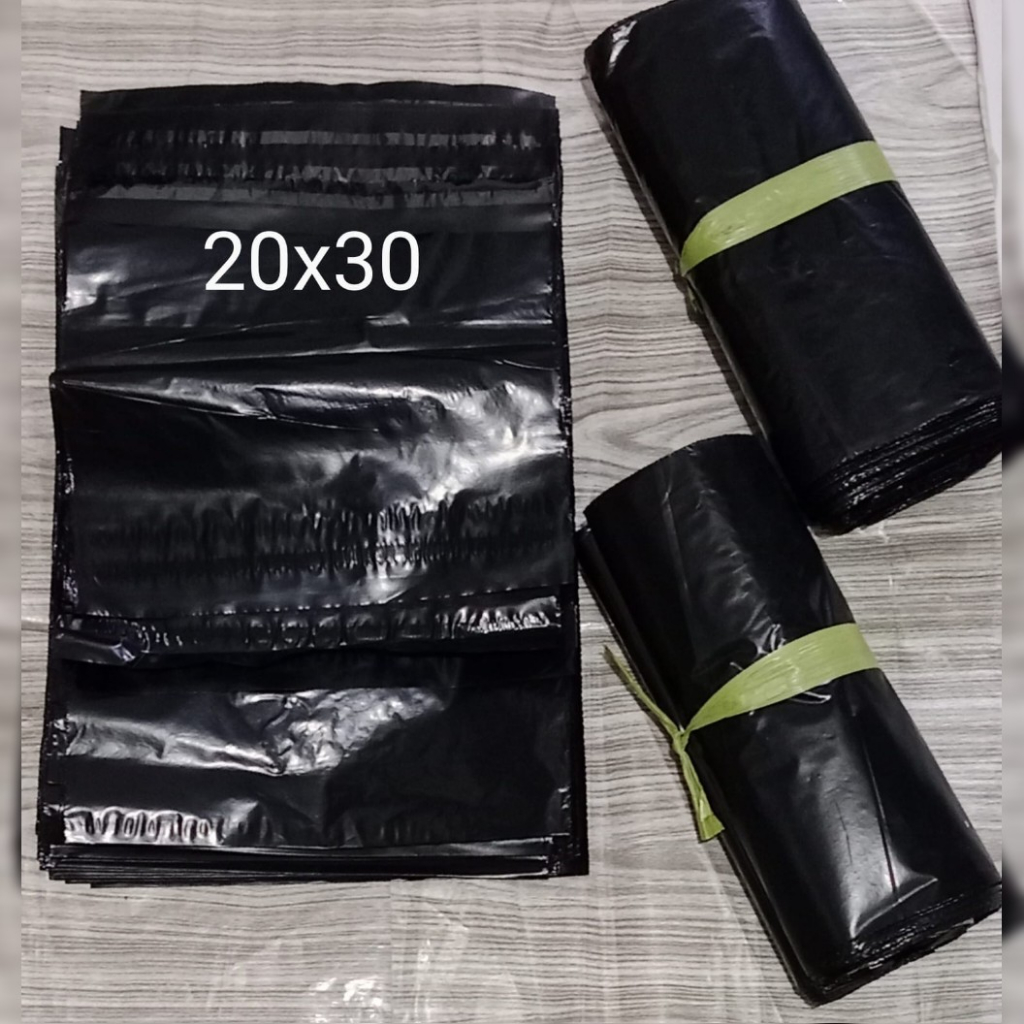 

plastik baju/plastik packing baju kantong POLYMAILER Olshop 100lembar hitam kualitas bagus glossy 10x20, 17x30, 20x30, 25x35, 30x40