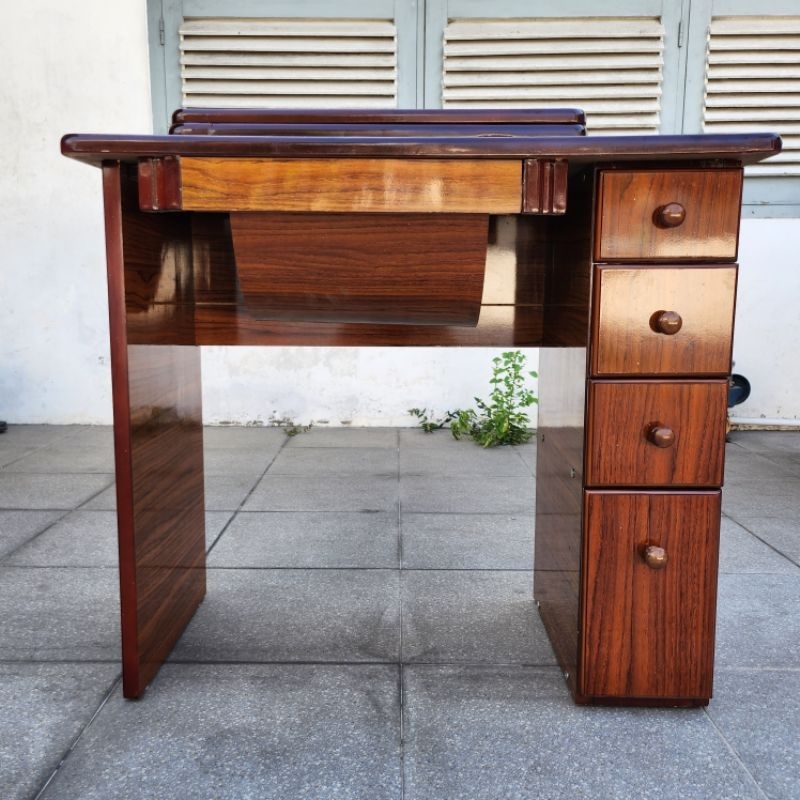 Meja Mesin Jahit / Salon untuk Mesin Jahit