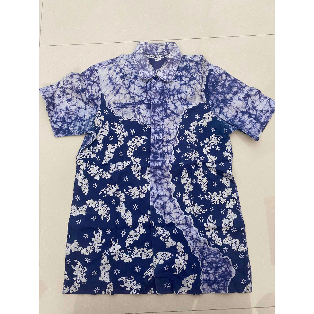 KEMEJA BATIK RONI BIRU TUA KOMBINASI PUTIH KEREN BAJU PRIA HEM KERJA PESTA BERKERAH LENGAN MODEL KLA