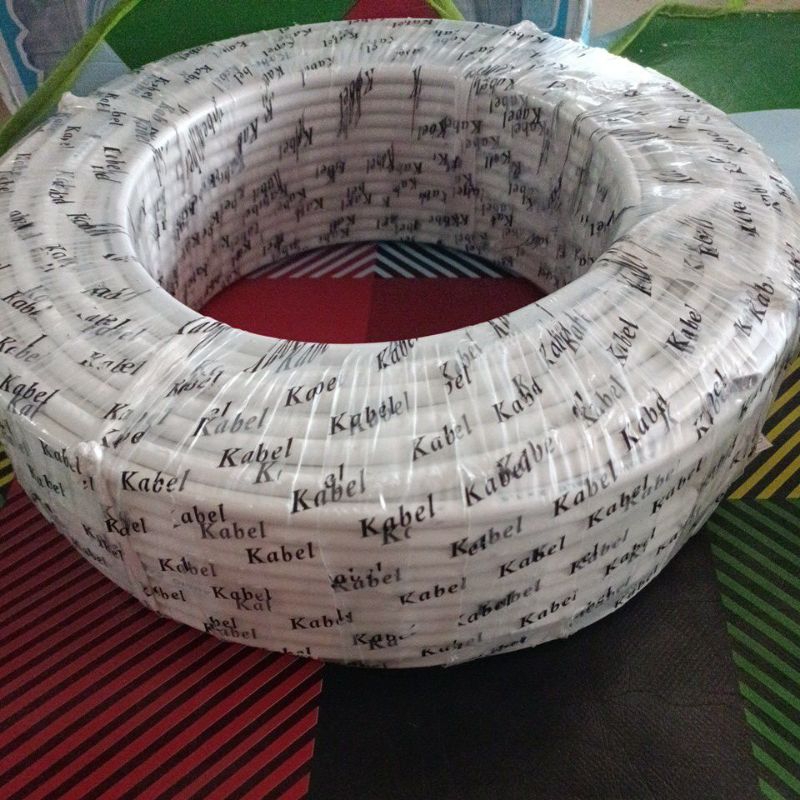 kabel putih audio