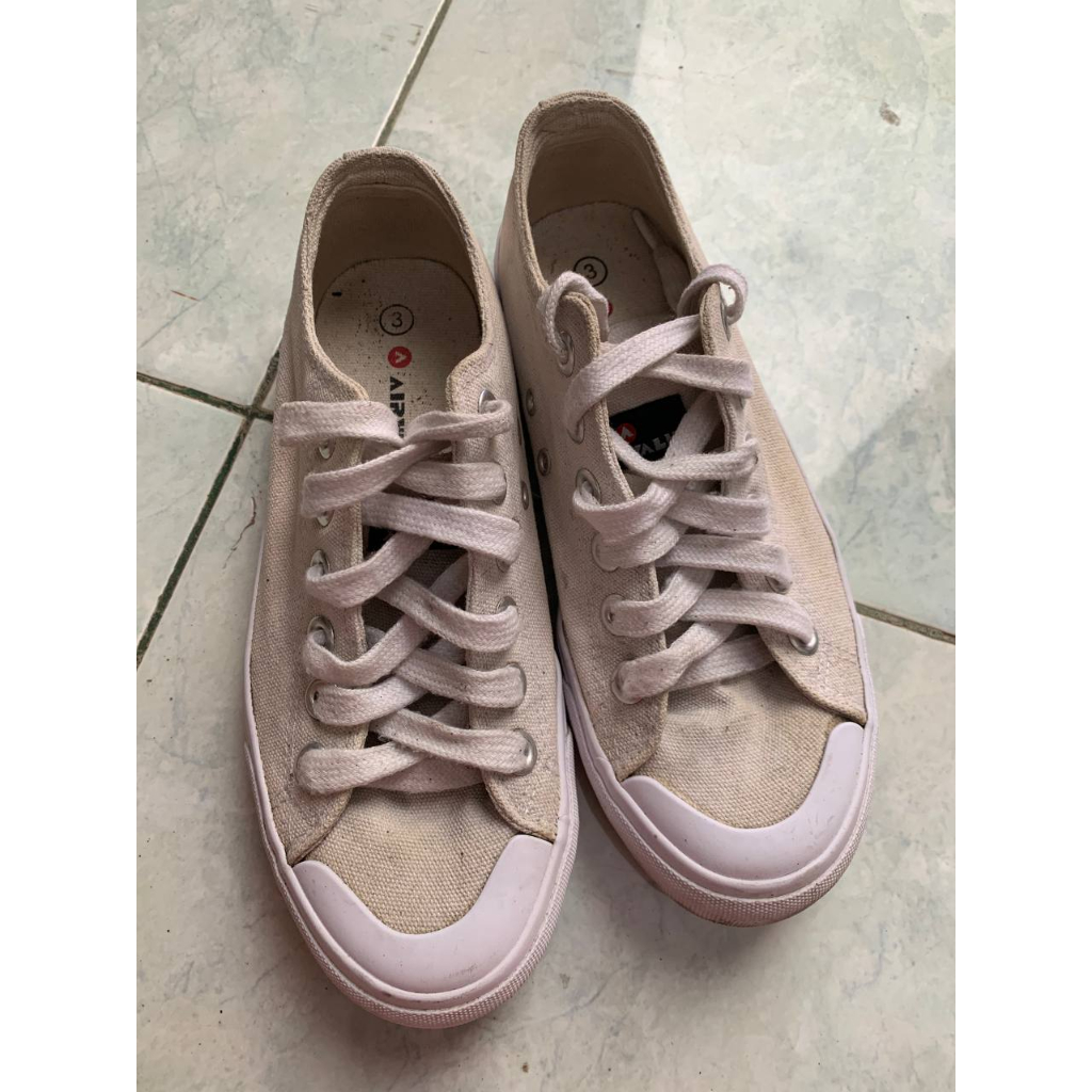 Preloved Sepatu Casual Wanita Airwalk (ORI)