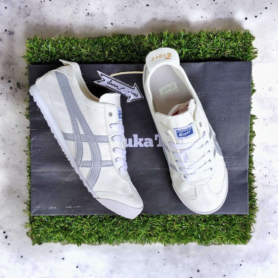 Sneakers Wanita White Silver Bahan Kanvas Tali