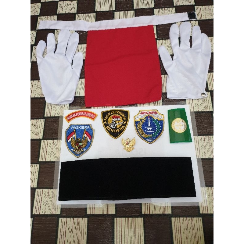 Atribut Paskibra 1 Set.